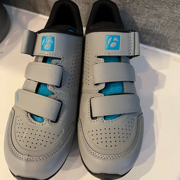 NWOT Bontrager Adorn Mountain Bike Shoes - Women's | US 8 - Picture 1 of 5